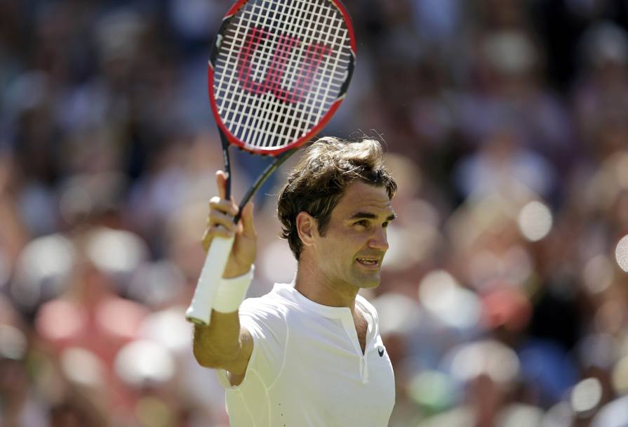  Il campione svizzero Roger Federer supera in quattro set l&#39;australiano Samuel Groth con il punteggio di 6-4, 6-4, 6-7, 6-2 (Reuters)